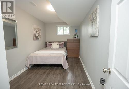 3469 Caplan Crescent, Burlington, ON - Indoor Photo Showing Bedroom