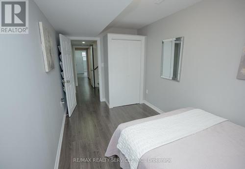 3469 Caplan Crescent, Burlington, ON - Indoor Photo Showing Bedroom