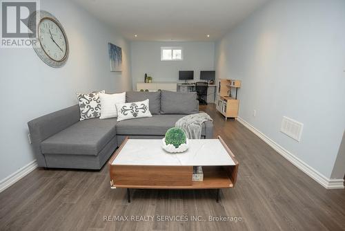 3469 Caplan Crescent, Burlington, ON - Indoor Photo Showing Living Room