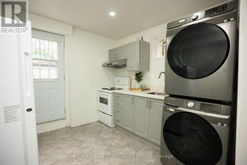 3469 Caplan Crescent, Burlington, ON - Indoor Photo Showing Laundry Room