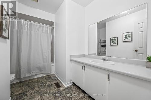 2873 Gulfstream Way, Mississauga, ON - Indoor Photo Showing Bathroom