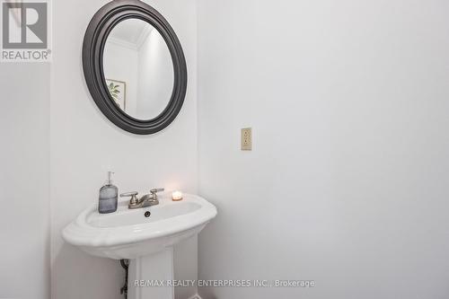 2873 Gulfstream Way, Mississauga, ON - Indoor Photo Showing Bathroom