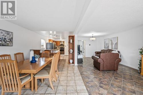 2873 Gulfstream Way, Mississauga, ON - Indoor Photo Showing Dining Room