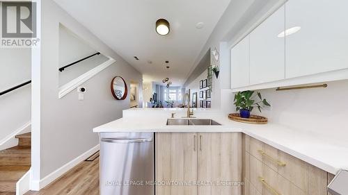 28 Pont Lane E, Toronto, ON - Indoor