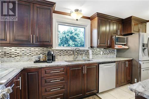 1773 St Barbara Street, Ottawa, ON - Indoor Photo Showing Kitchen With Upgraded Kitchen