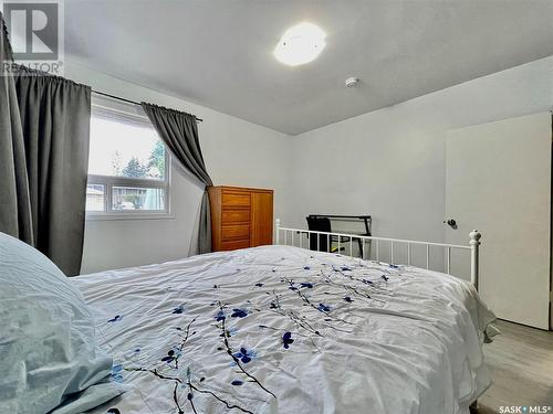 212 Cumberland Avenue S, Saskatoon, SK - Indoor Photo Showing Bedroom