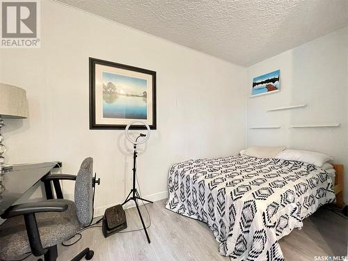 212 Cumberland Avenue S, Saskatoon, SK - Indoor Photo Showing Bedroom