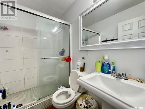 212 Cumberland Avenue S, Saskatoon, SK - Indoor Photo Showing Bathroom