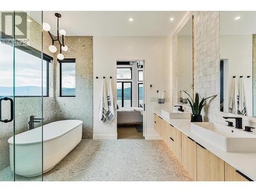 1412 Vineyard Drive, West Kelowna, BC - Indoor Photo Showing Bathroom