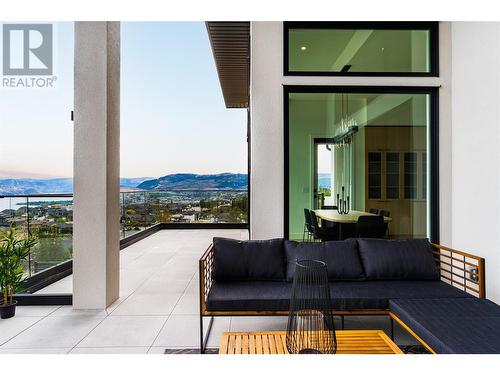 1412 Vineyard Drive, West Kelowna, BC -  Photo Showing Living Room