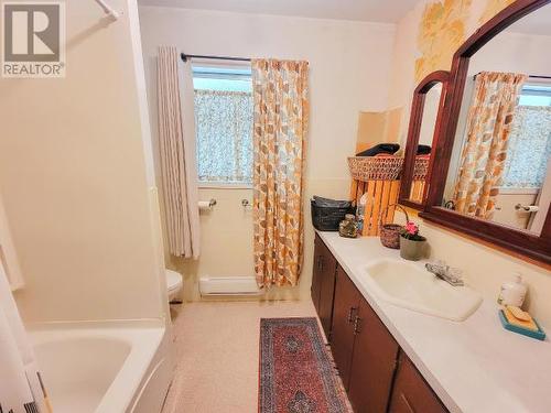 7418 Sturt Road, Powell River, BC - Indoor Photo Showing Bathroom