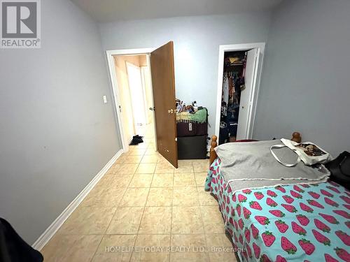 1529 Hall Avenue, Windsor, ON - Indoor Photo Showing Bedroom
