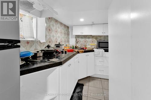 1529 Hall Avenue, Windsor, ON - Indoor Photo Showing Kitchen