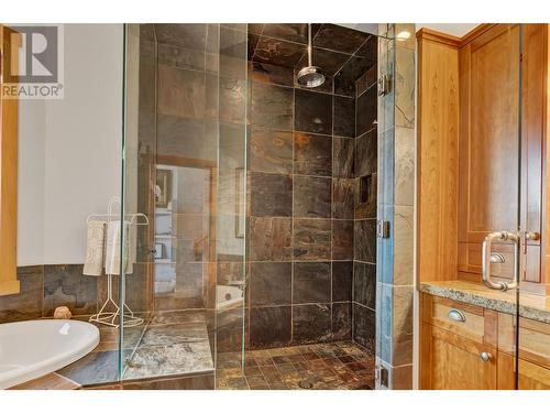 414 Okaview Road, Kelowna, BC - Indoor Photo Showing Bathroom