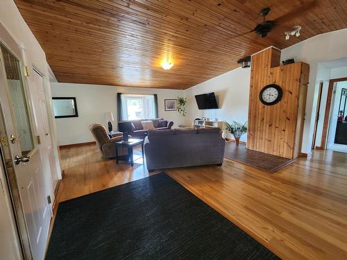 316 3Rd Avenue Nw, Nakusp, BC - Indoor