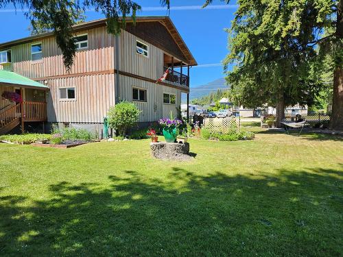 316 3Rd Avenue Nw, Nakusp, BC - Outdoor