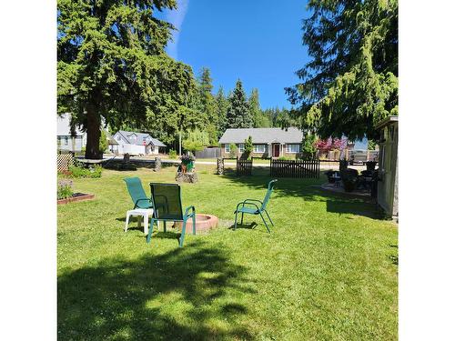 316 3Rd Avenue Nw, Nakusp, BC - Outdoor