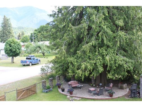 316 3Rd Avenue Nw, Nakusp, BC - Outdoor