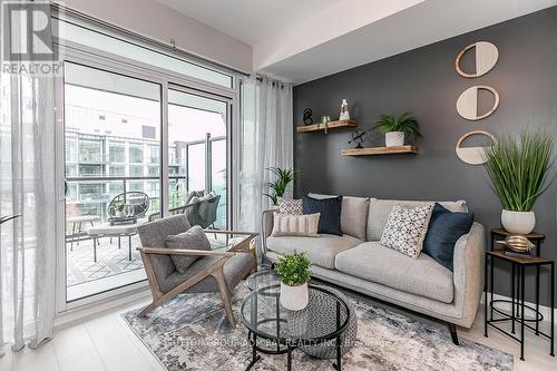 326 - 415 Sea Ray Avenue, Innisfil, ON - Indoor Photo Showing Living Room