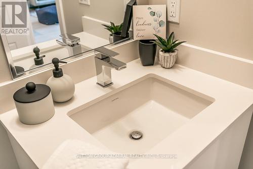 326 - 415 Sea Ray Avenue, Innisfil, ON - Indoor Photo Showing Bathroom
