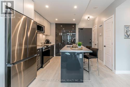 326 - 415 Sea Ray Avenue, Innisfil, ON - Indoor Photo Showing Kitchen With Upgraded Kitchen