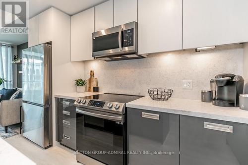 326 - 415 Sea Ray Avenue, Innisfil, ON - Indoor Photo Showing Kitchen With Upgraded Kitchen