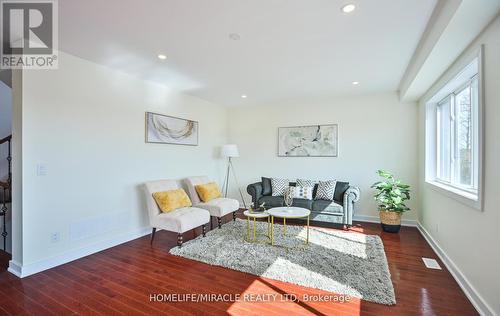 7497 County Rd 91, Clearview (Stayner), ON - Indoor Photo Showing Living Room