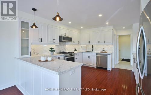 7497 County Rd 91, Clearview (Stayner), ON - Indoor Photo Showing Kitchen With Upgraded Kitchen