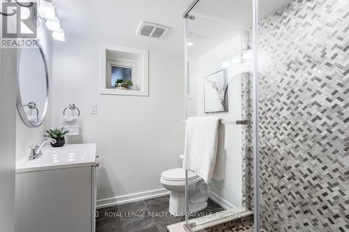 583 Taplow Crescent, Oakville, ON - Indoor Photo Showing Bathroom