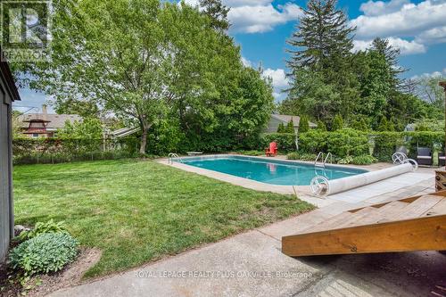 583 Taplow Crescent, Oakville, ON - Outdoor With In Ground Pool With Backyard