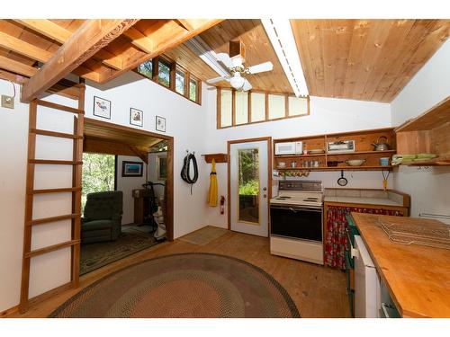 702 Forner Road, Lister, BC - Indoor Photo Showing Kitchen