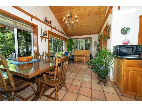 702 Forner Road, Lister, BC -  Photo Showing Dining Room