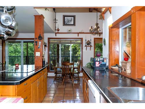 702 Forner Road, Lister, BC - Indoor Photo Showing Dining Room