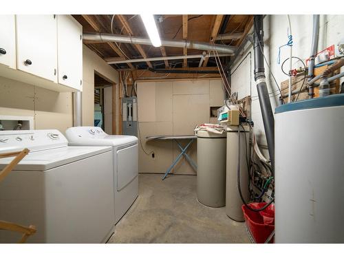 702 Forner Road, Lister, BC - Indoor Photo Showing Laundry Room