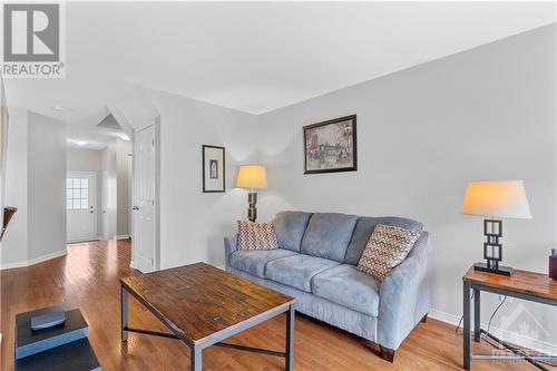 309 Cozumel Private, Ottawa, ON - Indoor Photo Showing Living Room