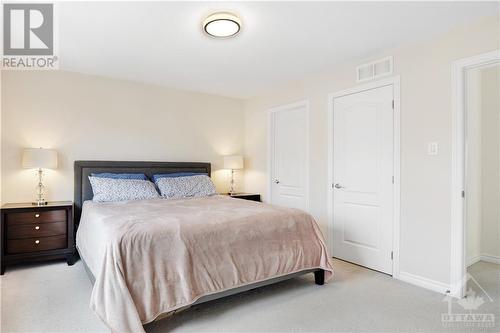 321 Meadowbreeze Drive, Ottawa, ON - Indoor Photo Showing Bedroom