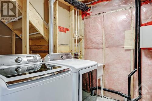 321 Meadowbreeze Drive, Ottawa, ON - Indoor Photo Showing Laundry Room