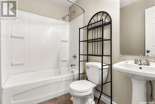 1241 Princess Street, Regina, SK - Indoor Photo Showing Bathroom