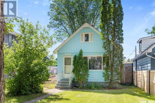 2048 Argyle Street, Regina, SK - Outdoor