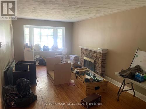 1035 Brough Street, London, ON - Indoor Photo Showing Other Room With Fireplace