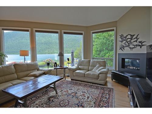 2864 Lower Six Mile Road, Nelson, BC - Indoor Photo Showing Living Room With Fireplace