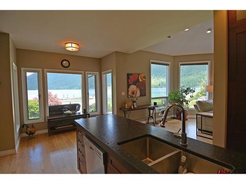 2864 Lower Six Mile Road, Nelson, BC - Indoor Photo Showing Kitchen