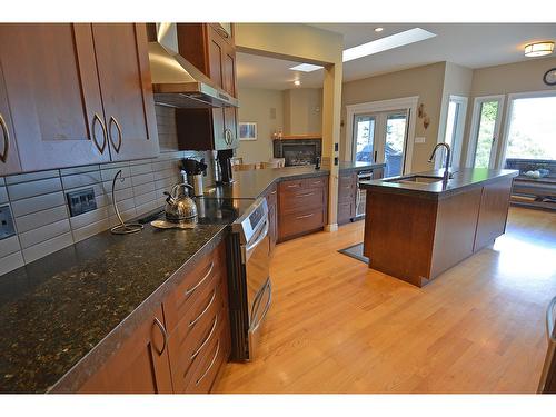 2864 Lower Six Mile Road, Nelson, BC - Indoor Photo Showing Kitchen