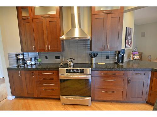 2864 Lower Six Mile Road, Nelson, BC - Indoor Photo Showing Kitchen