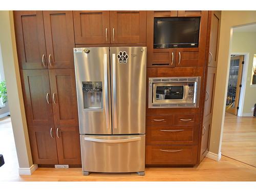 2864 Lower Six Mile Road, Nelson, BC - Indoor Photo Showing Kitchen With Stainless Steel Kitchen