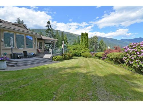 2864 Lower Six Mile Road, Nelson, BC - Outdoor