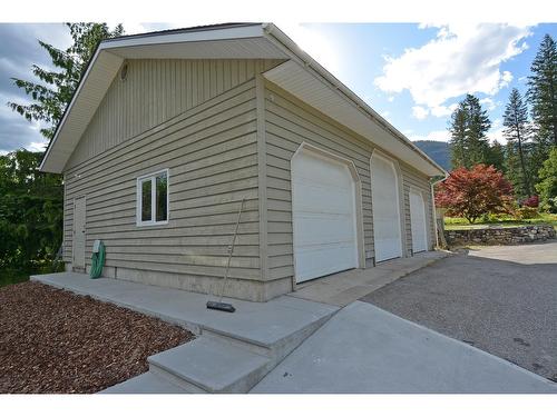 2864 Lower Six Mile Road, Nelson, BC - Outdoor With Exterior