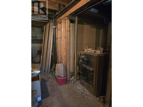 16380 N 5 Highway, Valemount, BC - Indoor Photo Showing Basement