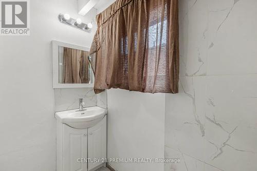 14 Milkwood Avenue, Toronto, ON - Indoor Photo Showing Bathroom