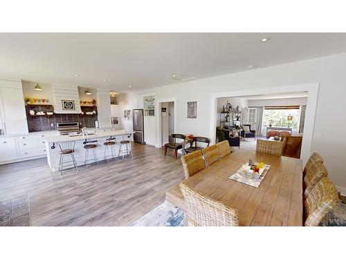 1403 Front Street, Nelson, BC - Indoor Photo Showing Living Room